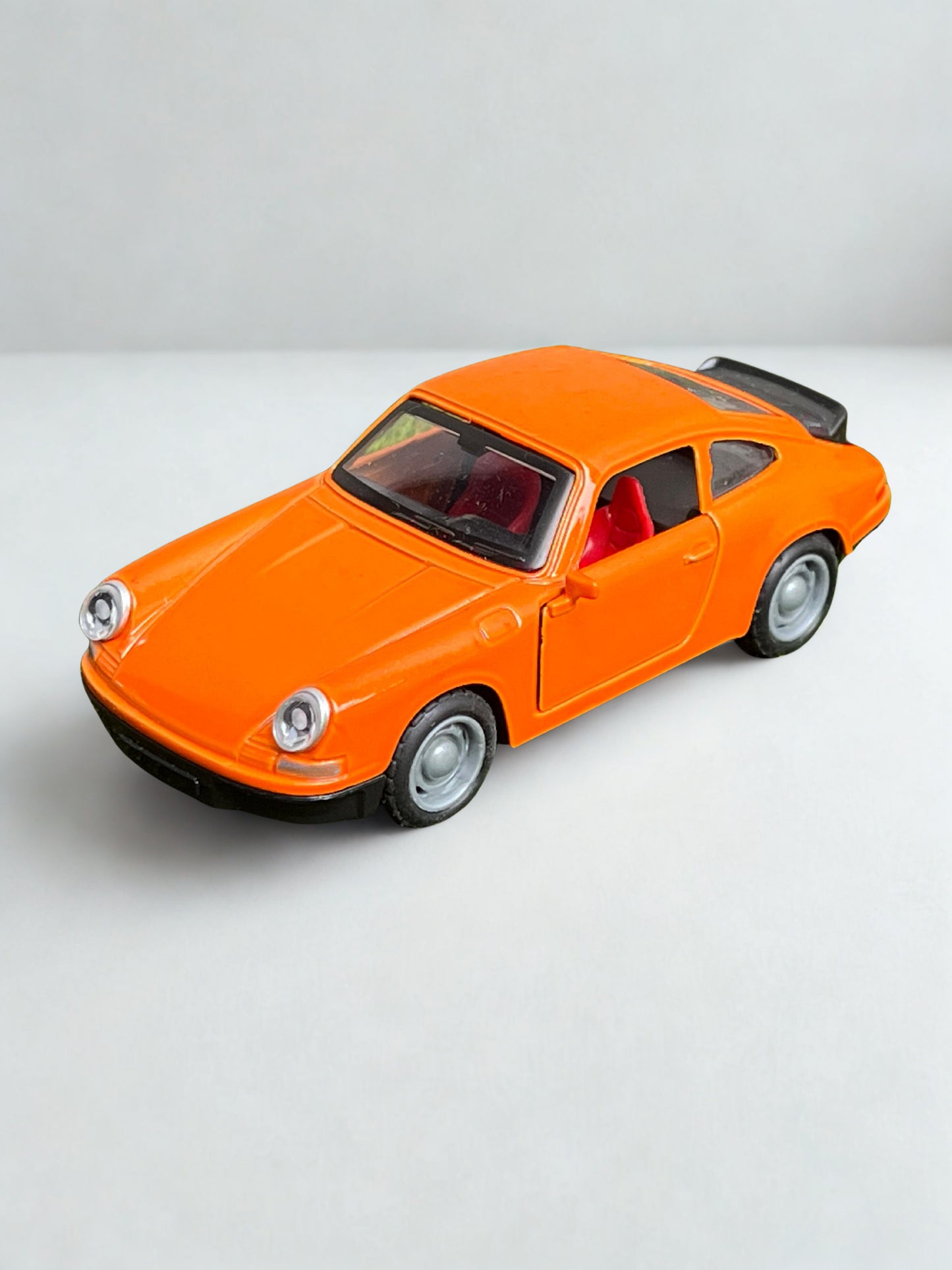 DIECAST PORSCHE 911 1:36 scale