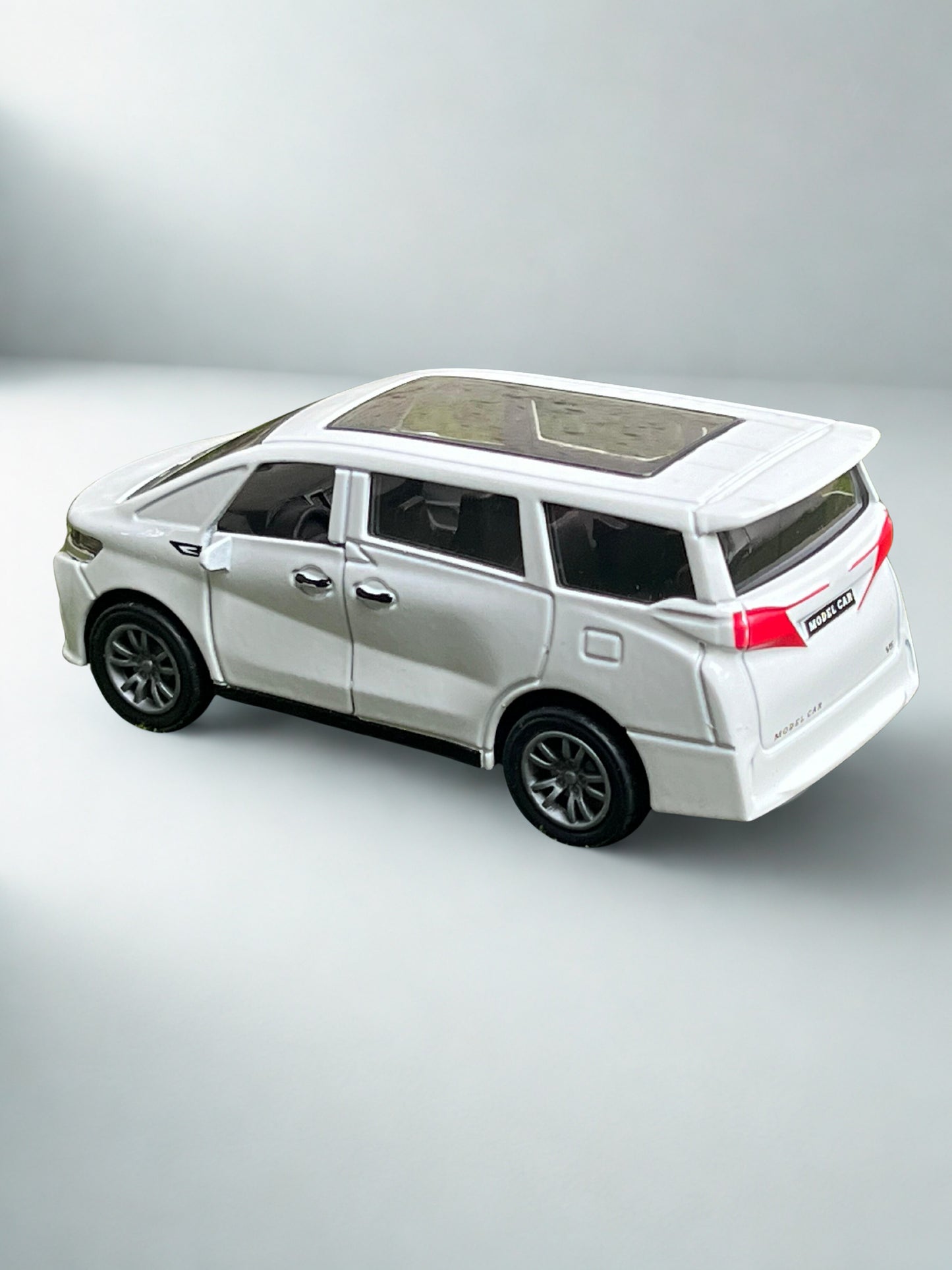 Toyota ALPHARD MPV. 1:32 Scale
diecast toy model