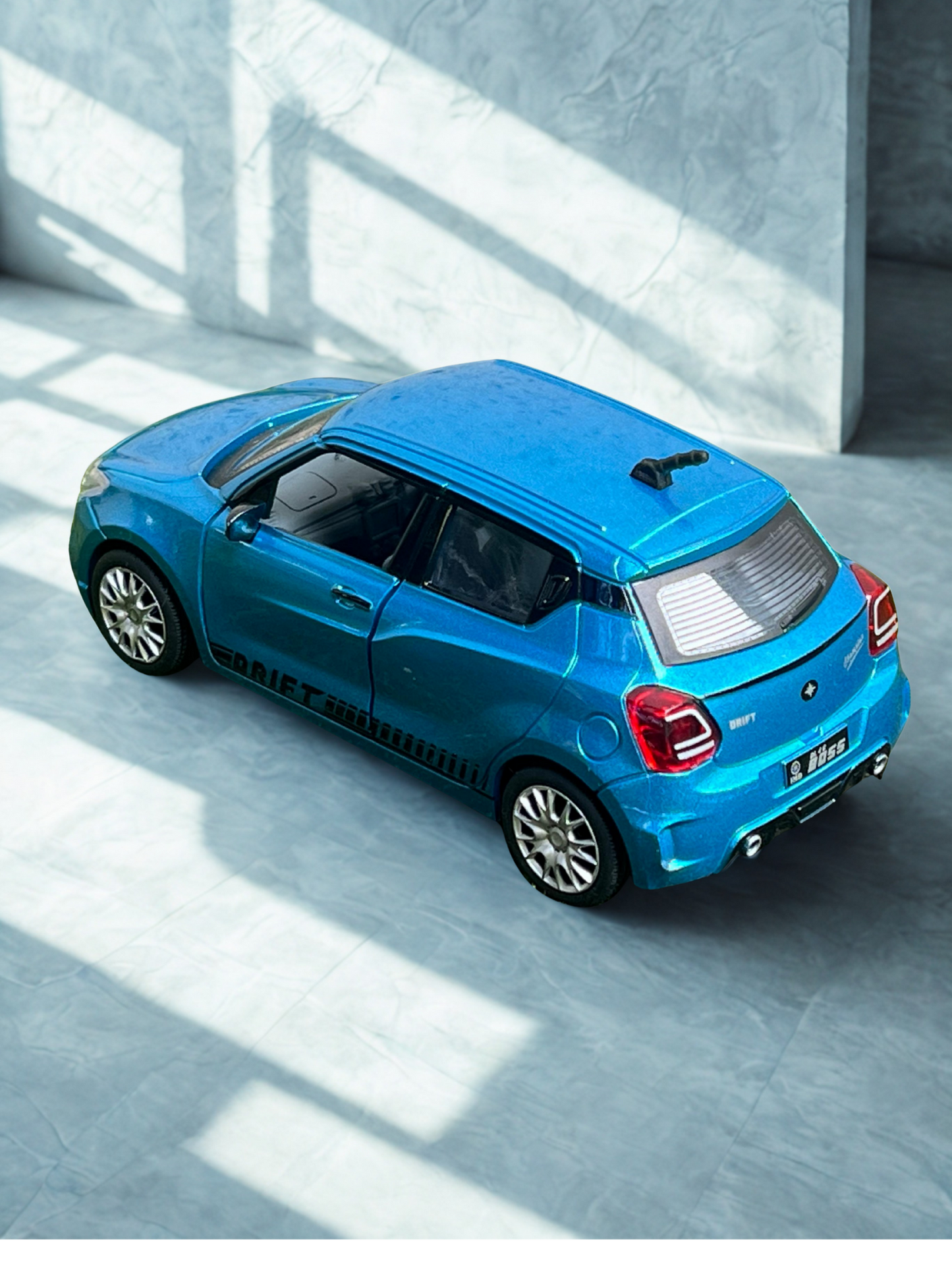 SWIFT CAR (door openable)
